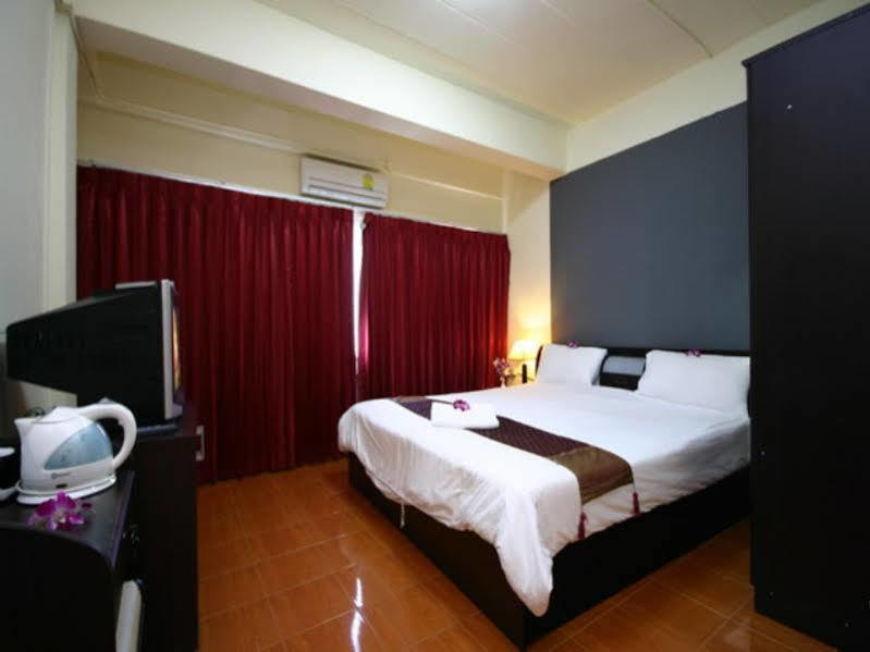 2Gether Guesthouse Karon Exterior foto